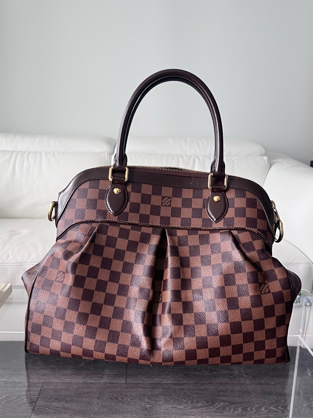 [Authentic] LOUIS VUITTON DAMIER EBENE TREVI GM W/ STRAP